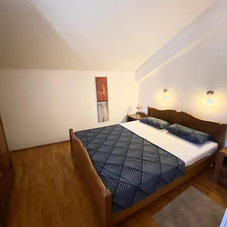 Center Old Town - 1min To Palace Apartment *