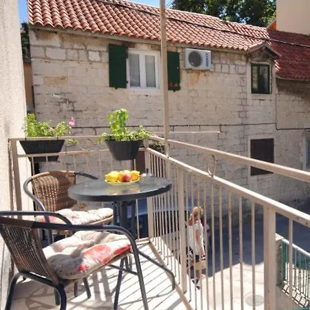 Center Old Town - 1min To Palace Апартаменты